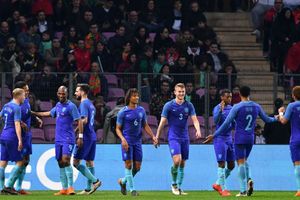 Portugal 0 Netherlands 3: Kluivert makes debut in Koeman's first win