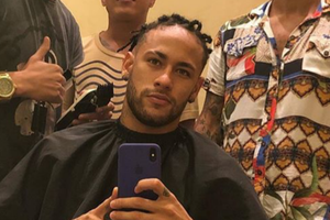Dreadshock! Neymar reveals new hairdo
