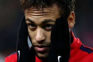 Neymar to Real Madrid stories a media game, says PSG's Pastore