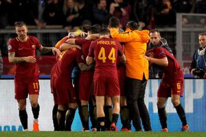 Dzeko hails 'patient' Roma after narrow last-16 win