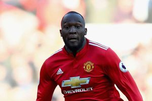 Manchester United 2 Swansea City 0: Lukaku joins Premier League 100 club