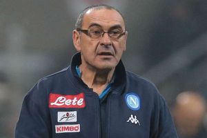 'You're a woman, I won't tell you to f*** off' - Sarri turns air blue as Napoli falter