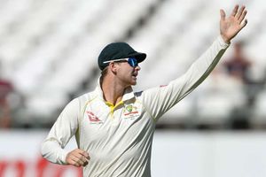 Smith will not stand down as Australia captain, despite role in Bancroft ball-tampering plot