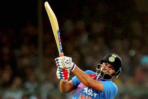 Suresh Raina is a fearless cricketer, says Ravi Shastri