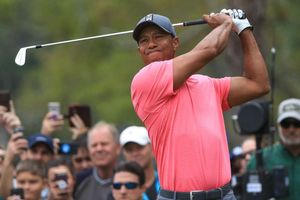 Resurgent Tiger Woods one back with 18 to play at Valspar Championship