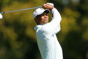 In-form Woods one off the pace at Valspar Championship