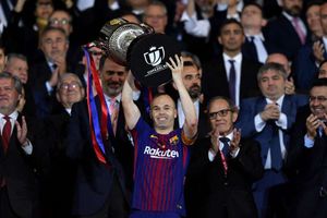 Andres Iniesta confirms Barcelona departure