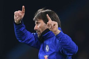 Two strikers an FA Cup option for Antonio Conte's Chelsea