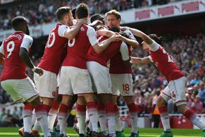 Arsene Wenger's long farewell begins in style
