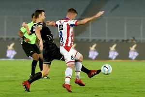 Kerala Blasters coach David James slams Dimitar Berbatov