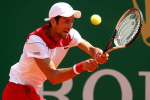 Djokovic stunned by Klizan in Barcelona