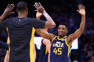 NBA: Jazz clinch playoff spot, 76ers win 14th straight