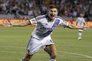 Liverpool great Gerrard in line for Rangers job