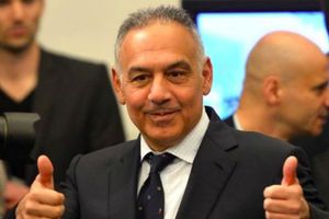 Pallotta fined for jumping into Rome fountain
