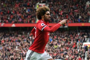 Manchester United 2 Arsenal 1: Late Fellaini header downs Wenger's callow Gunners