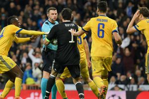 UEFA 'strongly condemns' Michael Oliver abuse