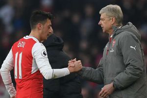 Everybody wants to play under him – Ozil leads tributes to outgoing Arsenal coach Arsene Wenger