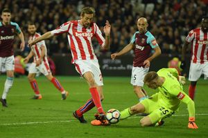 West Ham 1 Stoke City 1: Substitute Carroll leaves Potters in peril