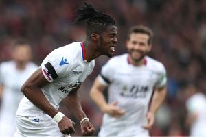 Wilfried Zaha dampens Tottenham Hotspur and Manchester City transfer talks