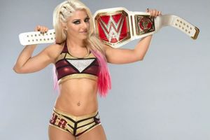 Roman Reigns & Alexa Bliss to make history at WWE Wrestlemania 34