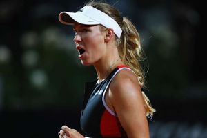 Wozniacki made to work in Rome as Halep gets a day off