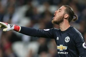 David De Gea scoops first Golden Glove award