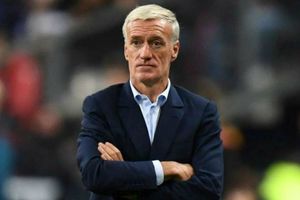 Gallas unhappy with Lacazette exclusion but backs Deschamps over Martial's omission