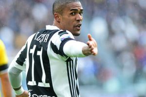 Manchester United prepare £79million bid for Douglas Costa