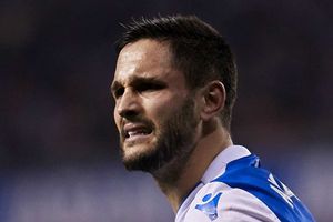 Brighton confirm deal for Deportivo striker Andone