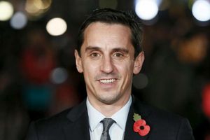Gary Neville pleads Ronaldo to win the Champions League