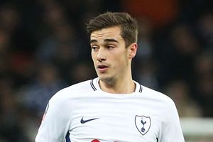 Tottenham Hotspur's Harry Winks signs new deal to 2023