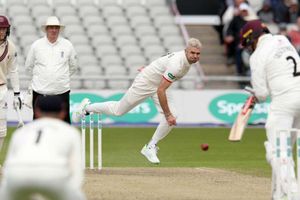 Anderson causes stir with platinum blonde hair