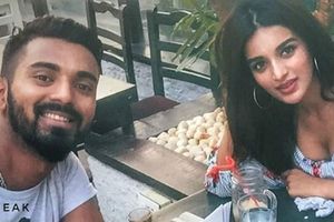 KL Rahul chills with Bollywood beauty Nidhhi Agerwal