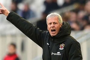 Lucien Favre leaves Nice as Dortmund post awaits