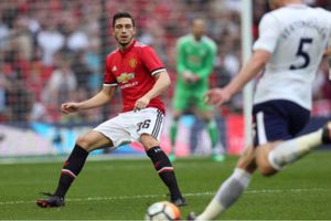 Manchester United duo told they can leave this summer