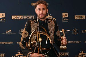 Neymar tired of transfer talk amid Madrid, Man United links