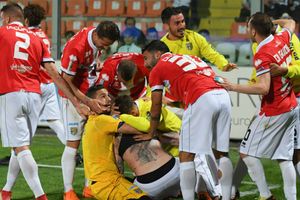 Watch - Parma back into Serie A despite spectacular own goal
