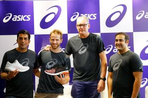IPL 2018: Kane Williamson, Tom Moody meet Sunrisers Hyderabad fans at ASICS Hyderabad store