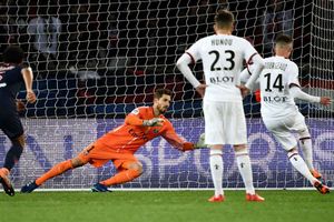 Trophy presentation spoiled by rare home defeat for PSG