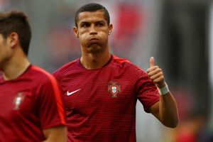 Ronaldo heads up Portugal squad as Barca's Gomes misses cut