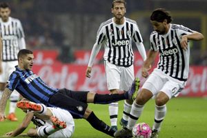 Liverpool target Juventus star Khedira to bolster their midfield