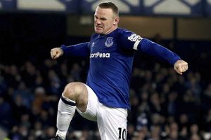 Wayne Rooney puts MLS move on hold