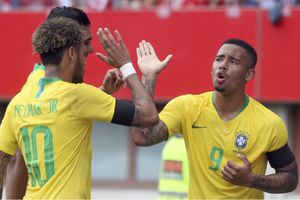 Touchdown: Brazil arrive in Russia ahead of World Cup