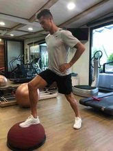 Personal chef, doctor, nutrition - the fitness team of Cristiano Ronaldo