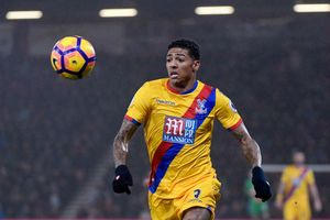 Juventus target Crystal Palace defender Van Aanholt