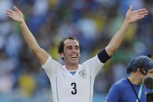 Manchester United are keen to sign a deal with Diego Godin