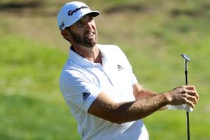 Dustin Johnson tied for lead as Woods, McIlroy struggle at U.S. Open
