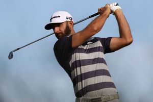 Golf: Johnson collapses to fall into four-way tie for U.S. Open lead