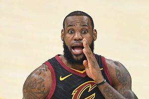 LeBron in 'good dialogue' with Cavaliers