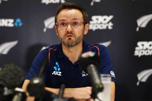 Hesson to step down as New Zealand coach